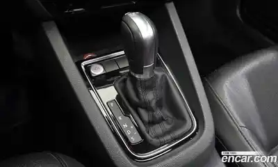 Volkswagen Jetta 2015 2.0 автомат (гидро), миниатюра 9