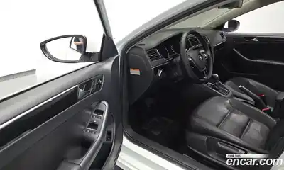 Volkswagen Jetta 2015 2.0 автомат (гидро), миниатюра 10