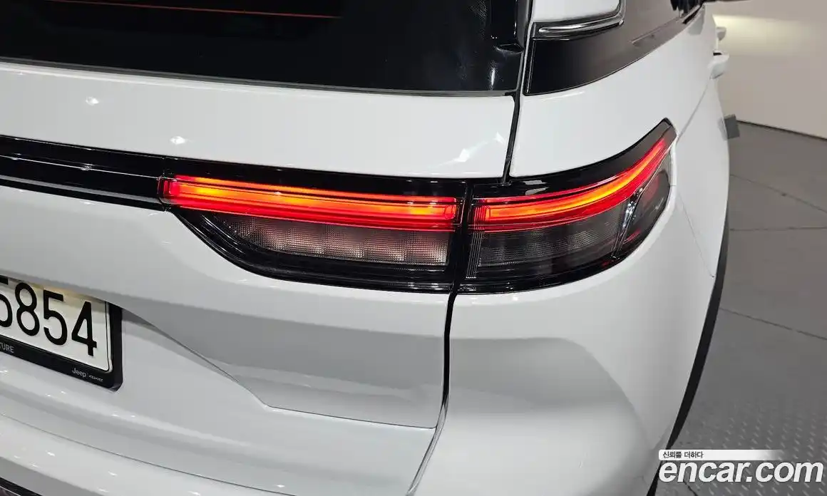 Jeep Cherokee 2023 2.0 автомат (гидро), фото 8