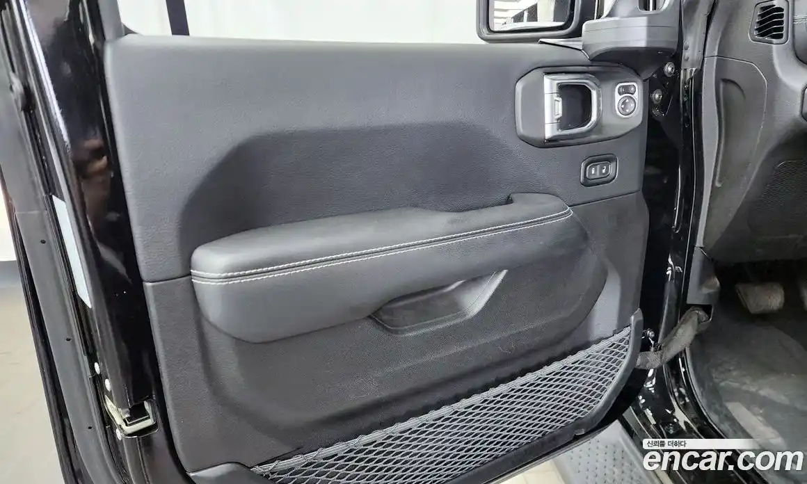 Jeep Wrangler 2019 2.0 автомат (гидро), фото 14
