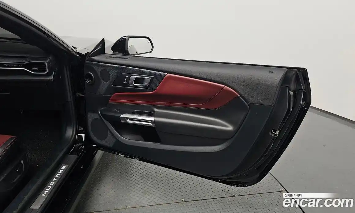 Ford Mustang 2024 2.3 автомат (гидро), фото 14
