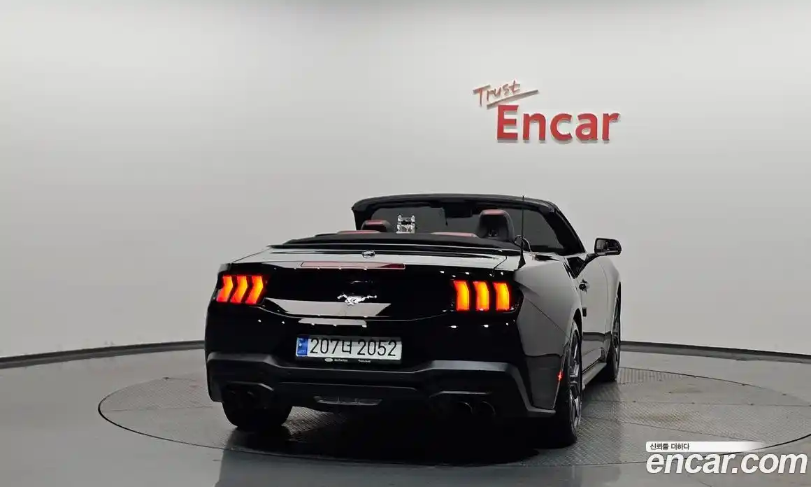 Ford Mustang 2024 2.3 автомат (гидро), фото 3