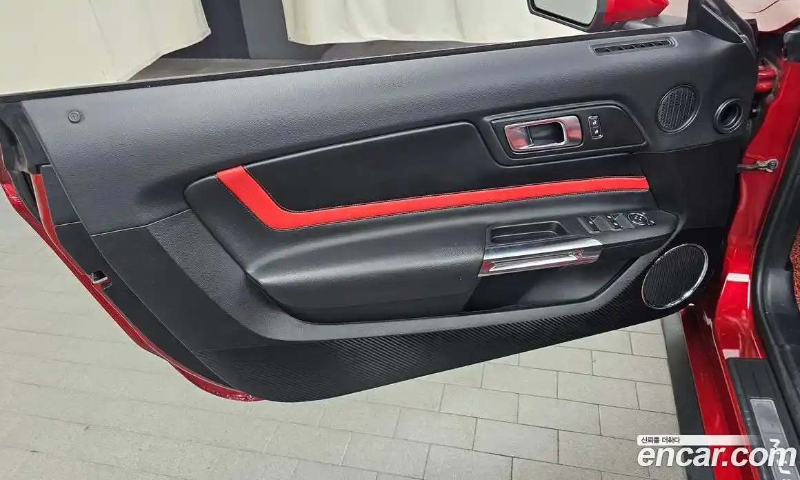 Ford Mustang 2022 2.3 автомат (гидро), фото 14