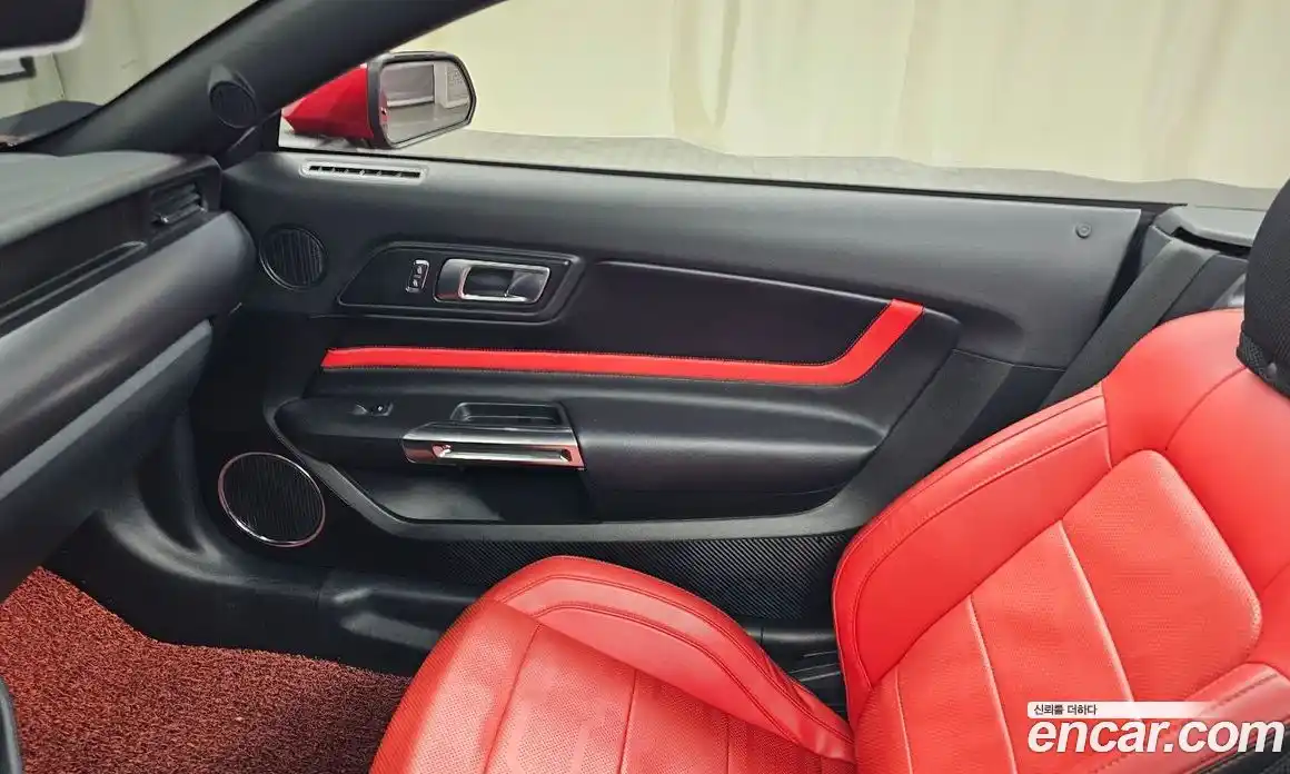 Ford Mustang 2022 2.3 автомат (гидро), фото 15
