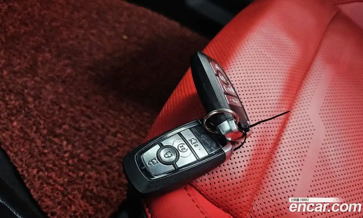 Ford Mustang 2022 2.3 автомат (гидро), фото 21