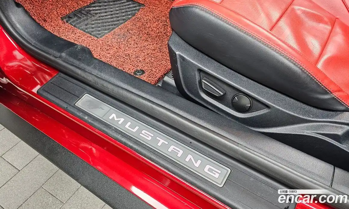 Ford Mustang 2022 2.3 автомат (гидро), фото 26