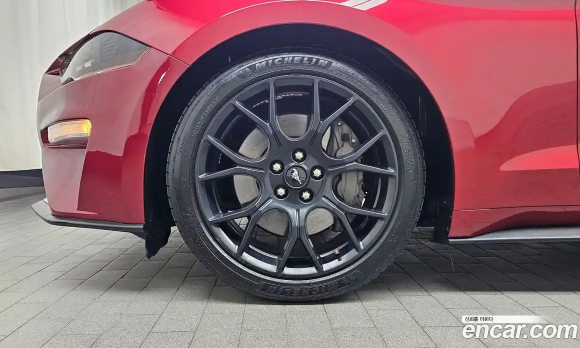 Ford Mustang 2022 2.3 автомат (гидро), фото 5