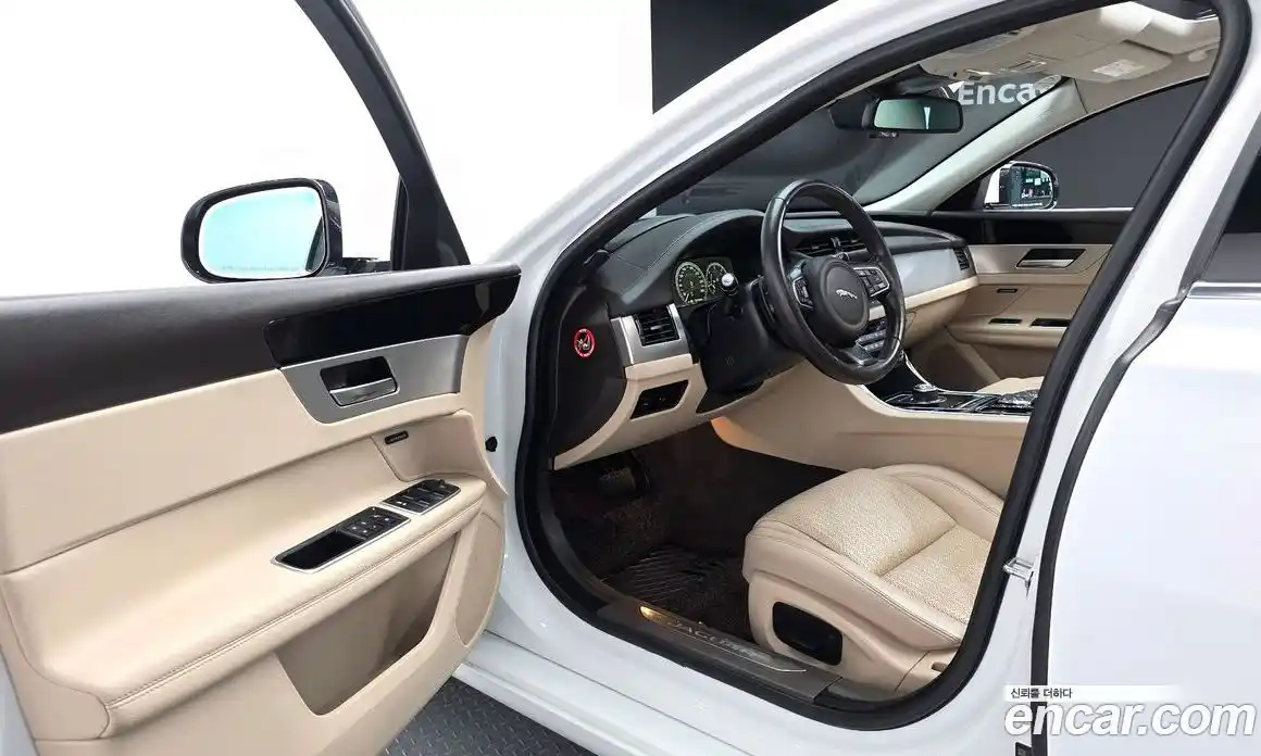 Jaguar XF 2017 2.0 гидро, фото 10