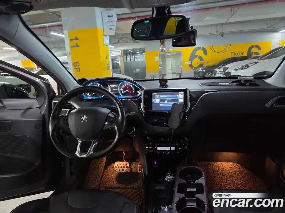 Peugeot 2008 2015 1.6 автомат (гидро), фото 11