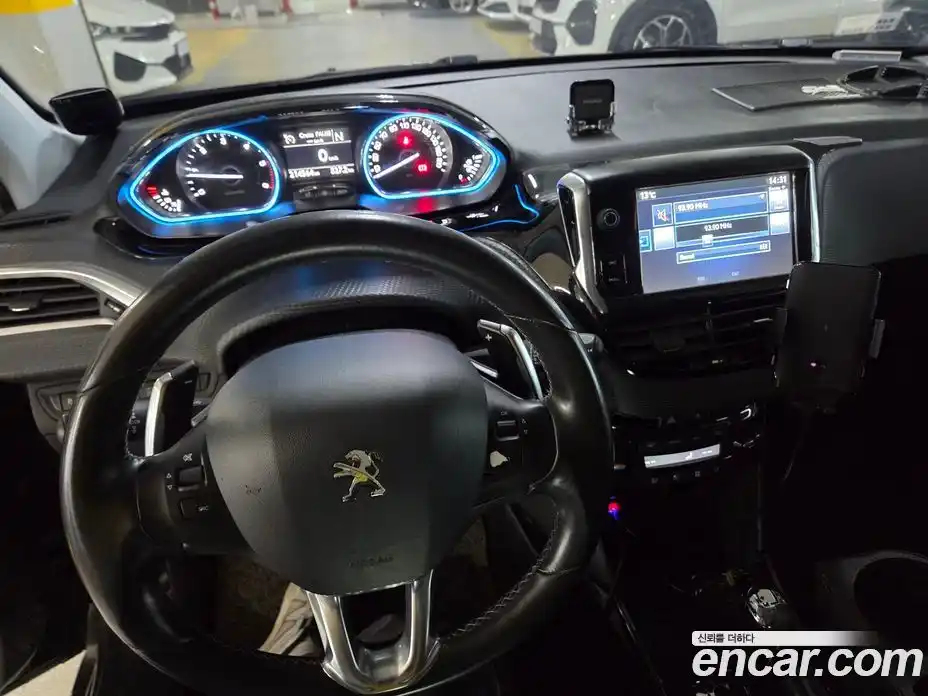 Peugeot 2008 2015 1.6 автомат (гидро), фото 12
