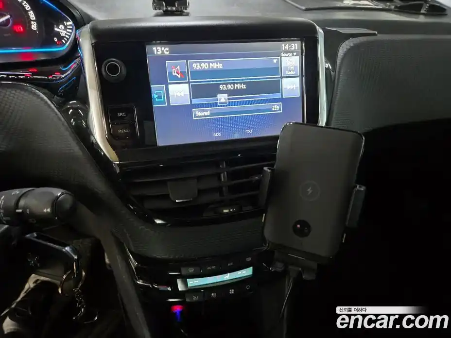 Peugeot 2008 2015 1.6 автомат (гидро), фото 14