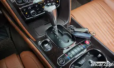 Bentley Flying Spur 2018 4.0 гидро, миниатюра 12