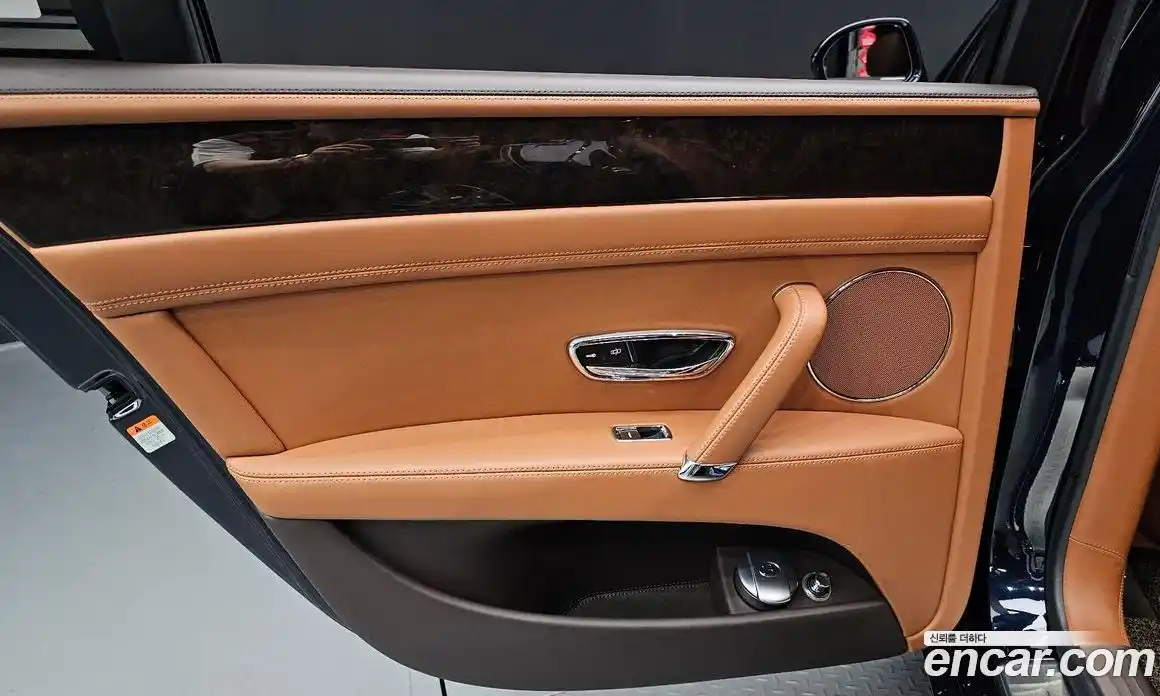 Bentley Flying Spur 2018 4.0 гидро, фото 15