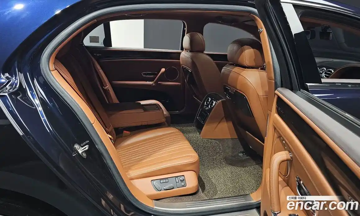 Bentley Flying Spur 2018 4.0 гидро, фото 16