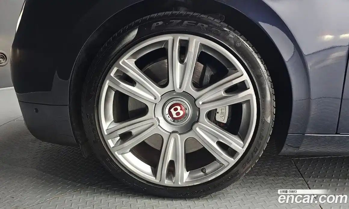 Bentley Flying Spur 2018 4.0 гидро, фото 5