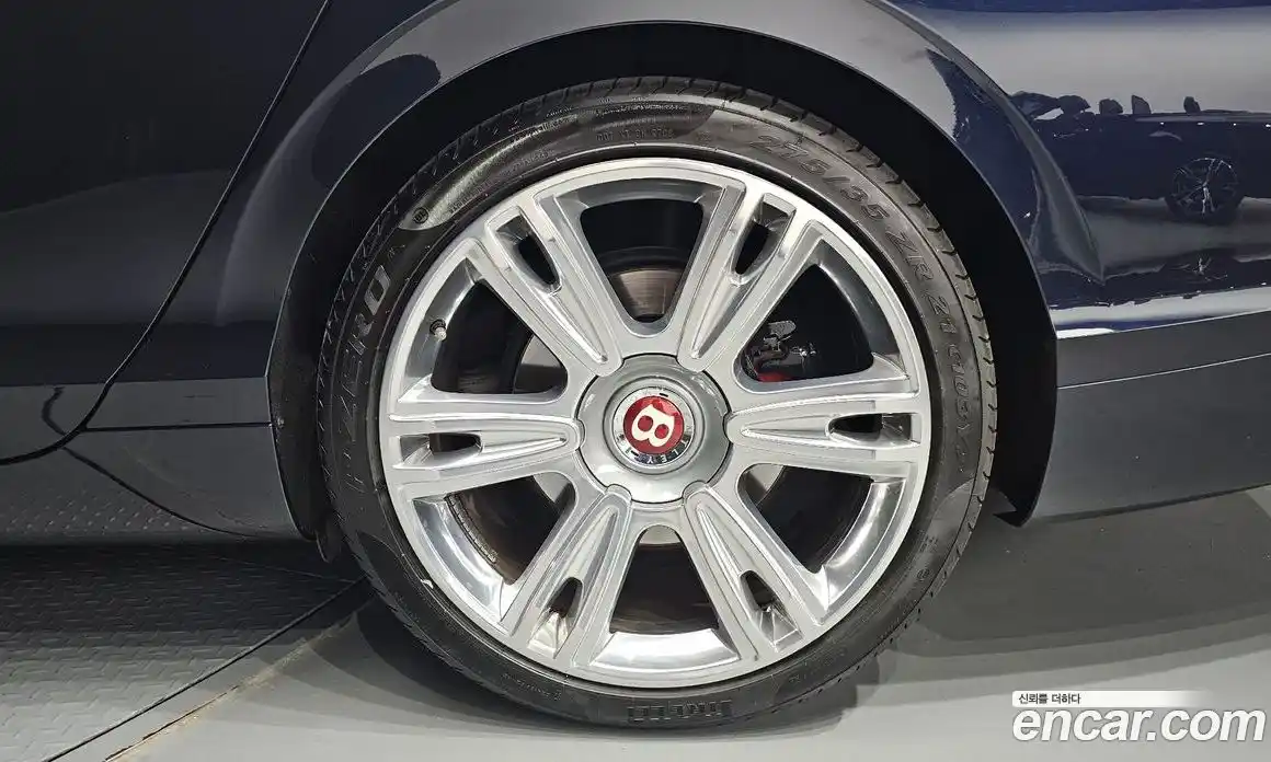 Bentley Flying Spur 2018 4.0 гидро, фото 7