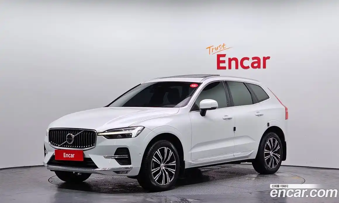 Volvo XC60 2022 2.0 автомат (гидро), фото 1