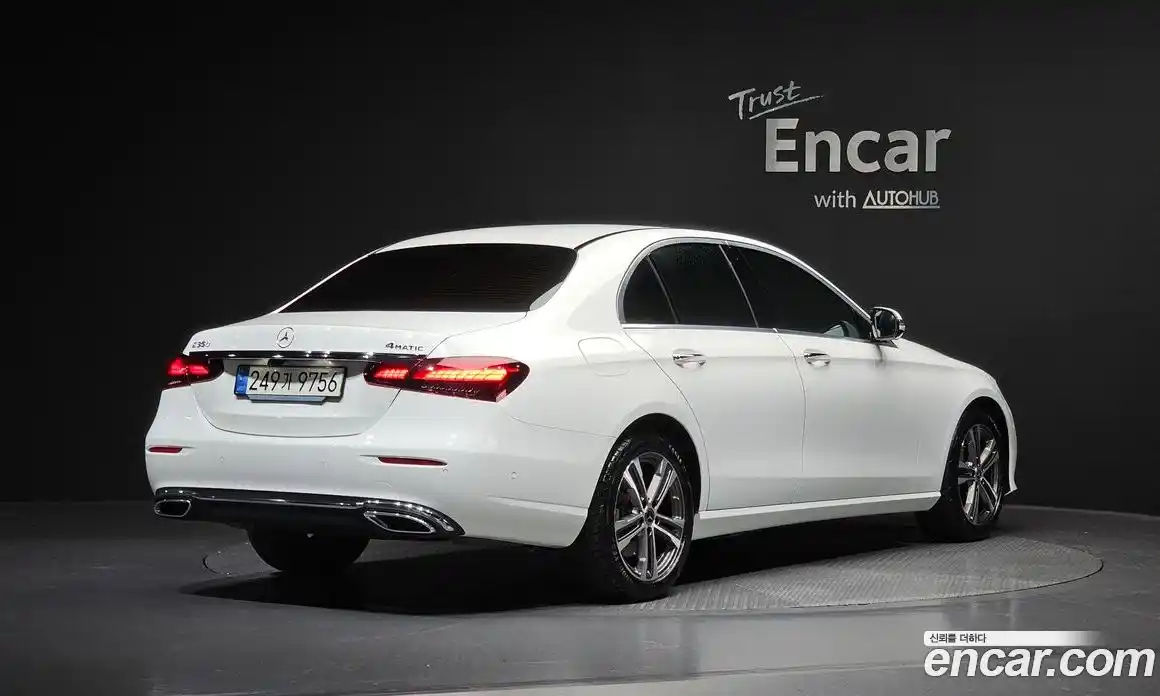 Mercedes-Benz E-Class 2021 2.0 автомат (гидро), фото 2