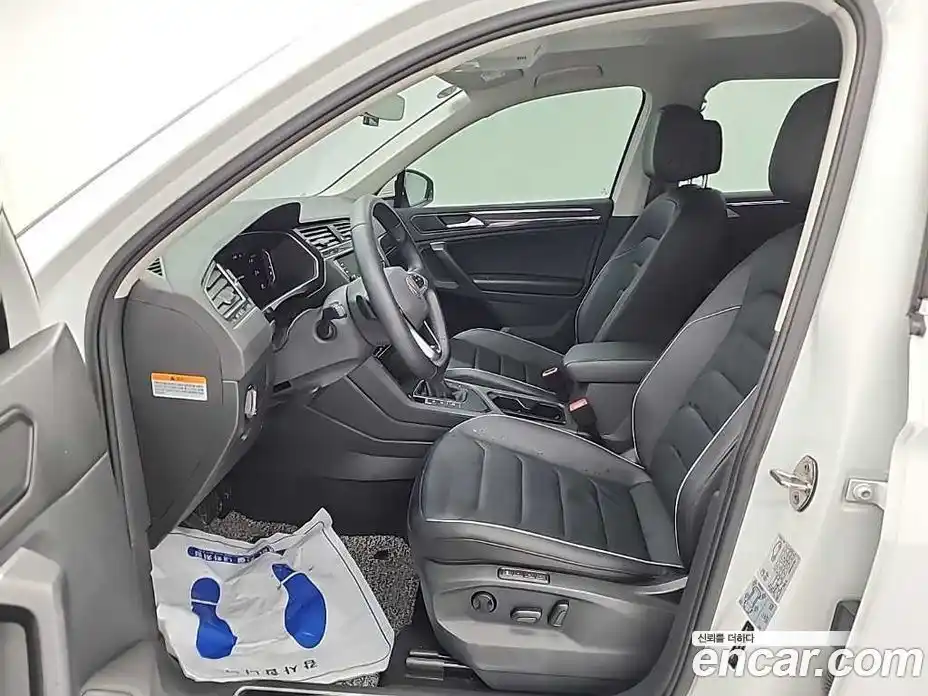 Volkswagen Tiguan 2022 2.0 автомат (гидро), фото 11