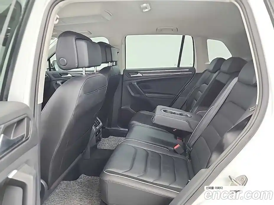 Volkswagen Tiguan 2022 2.0 автомат (гидро), фото 12