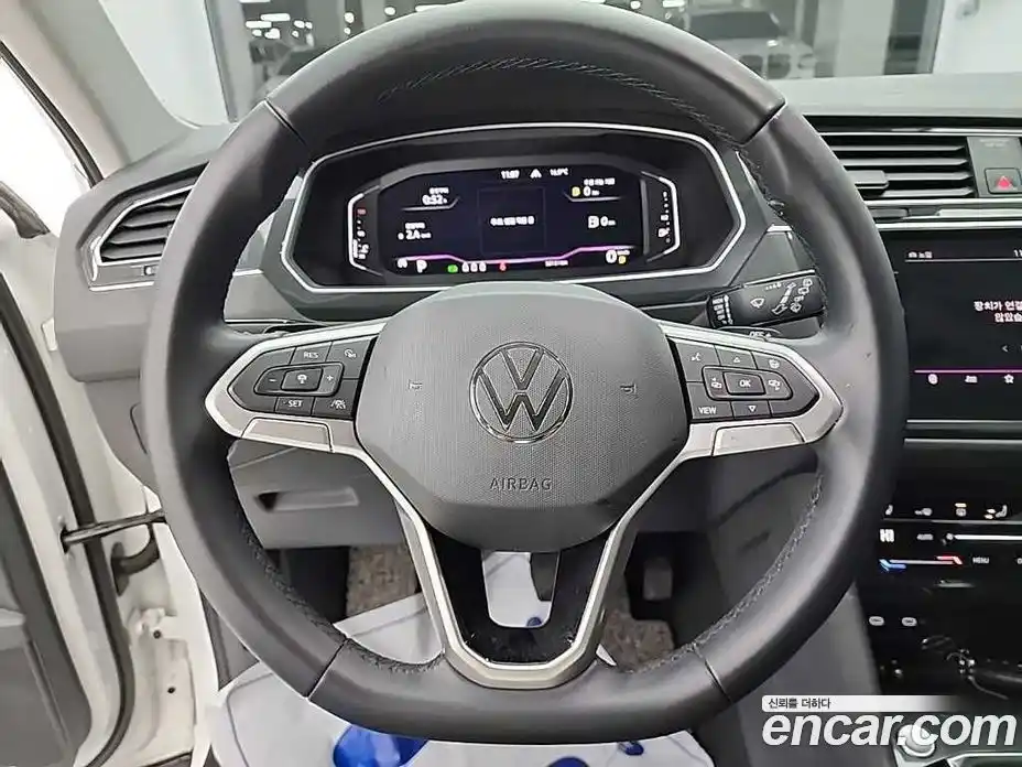 Volkswagen Tiguan 2022 2.0 автомат (гидро), фото 9