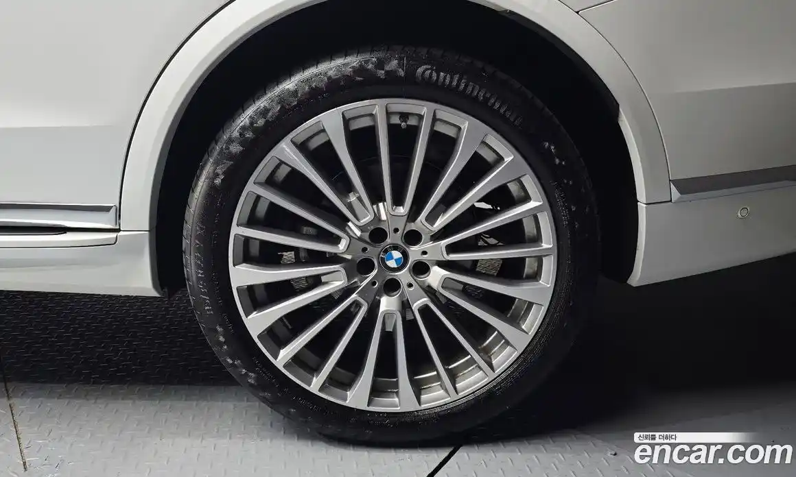 BMW X7 2025 3.0 автомат (гидро), фото 7