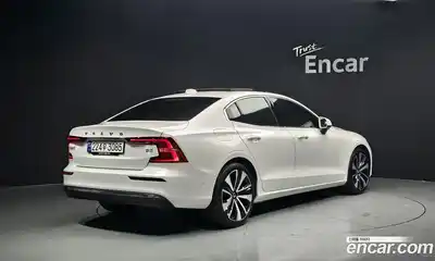 Volvo S60 2024 2.0 автомат (гидро), миниатюра 2