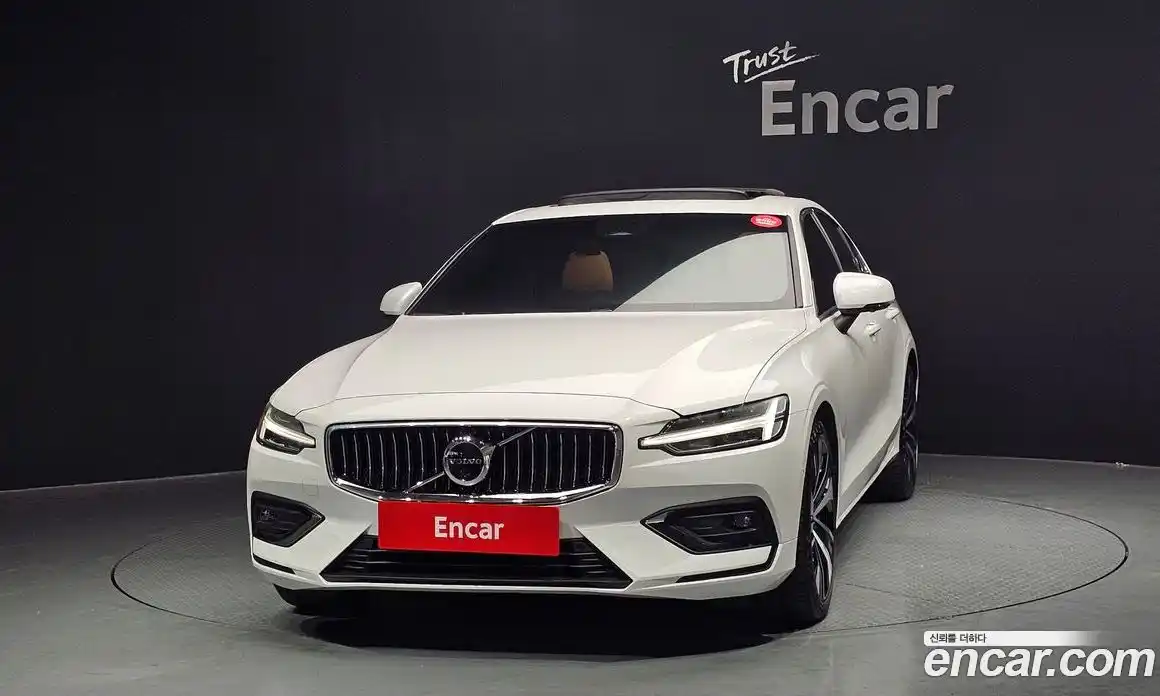 Volvo S60 2024 2.0 автомат (гидро), фото 3