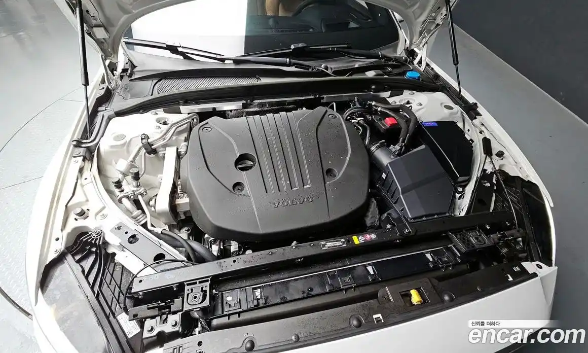 Volvo S60 2024 2.0 автомат (гидро), фото 6