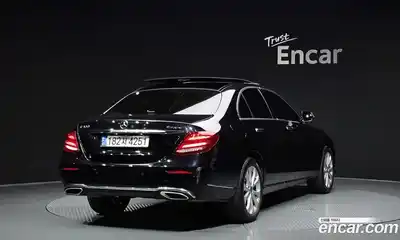 Mercedes-Benz E-Class 2019 2.0 автомат (гидро), миниатюра 2