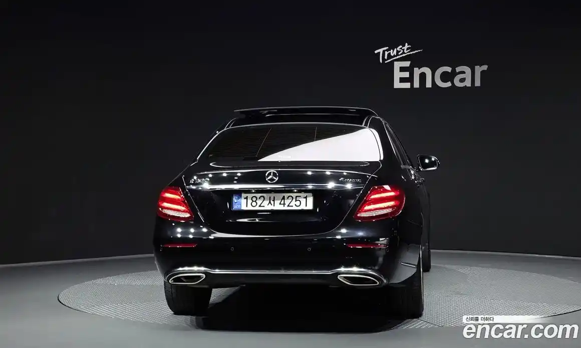 Mercedes-Benz E-Class 2019 2.0 автомат (гидро), фото 4