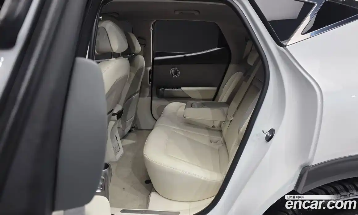 Genesis GV60 2023 0.1 автомат (гидро), фото 17
