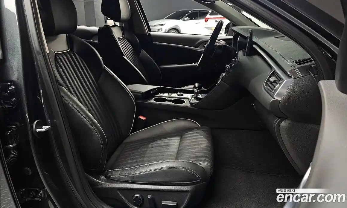 Genesis G70 2019 2.0 автомат (гидро), фото 15