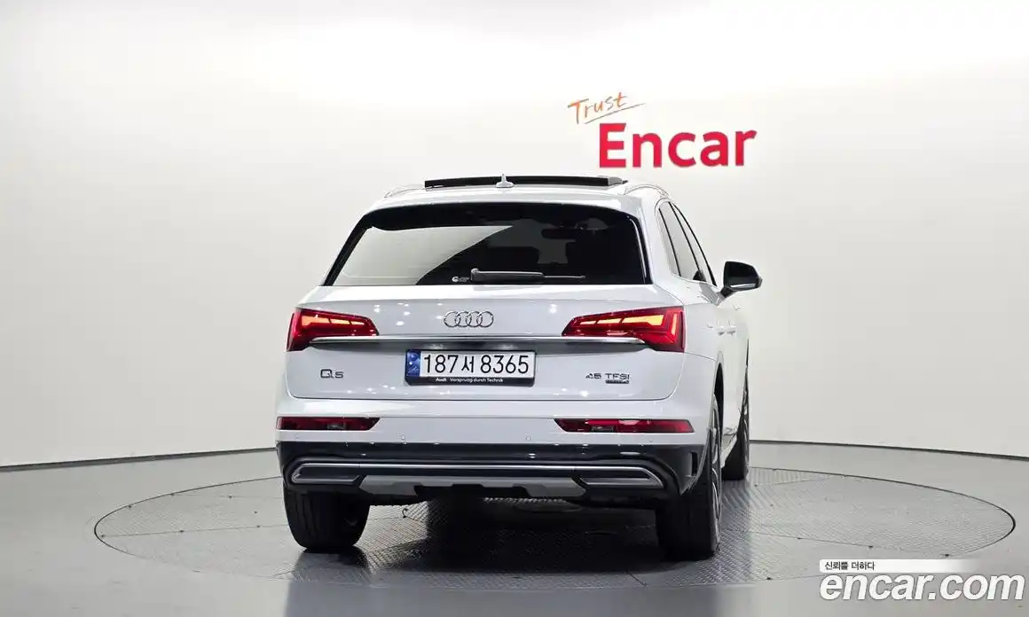 Audi Q5 2023 2.0 автомат (гидро), фото 4