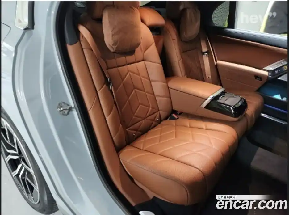 BMW 7 серия 2024 3.0 автомат (гидро), фото 12