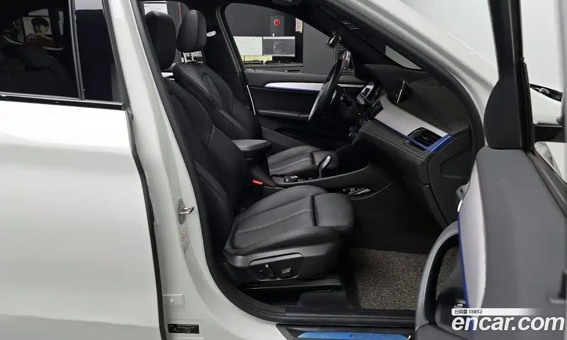 BMW X1 2019 2.0 автомат (гидро), фото 11