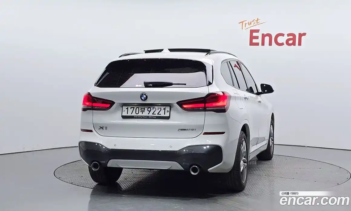 BMW X1 2019 2.0 автомат (гидро), фото 4