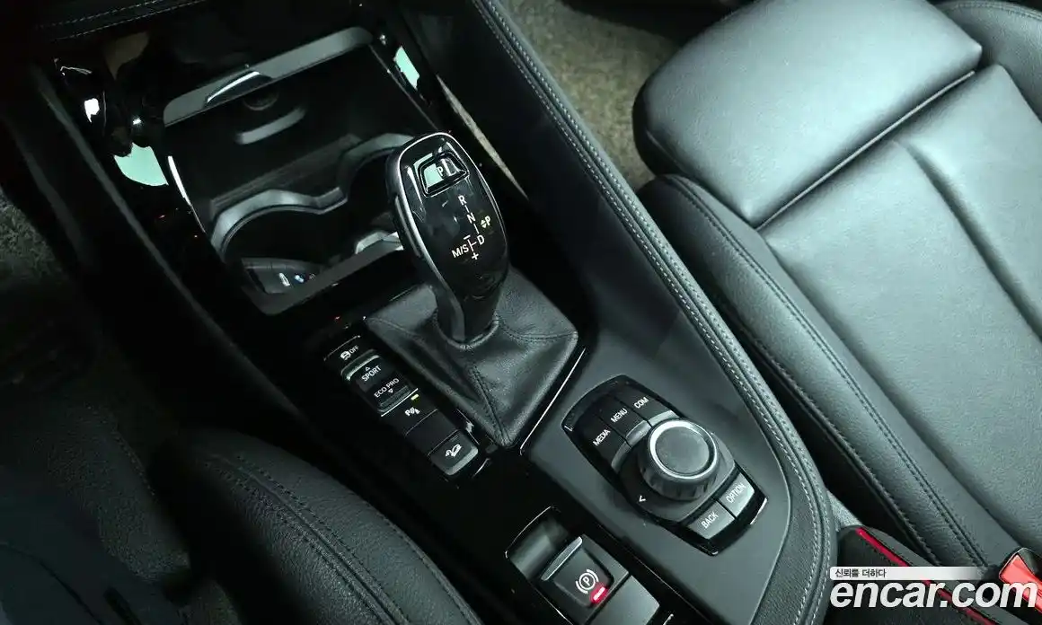 BMW X1 2019 2.0 автомат (гидро), фото 9