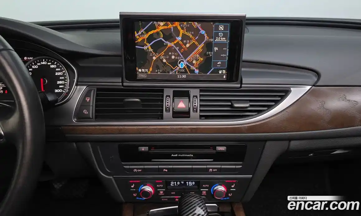 Audi A6 2015 2.0 автомат (гидро), фото 13