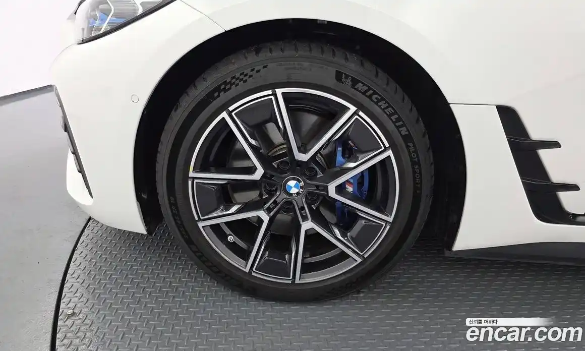 BMW i4 2022 0.2 автомат (гидро), фото 5