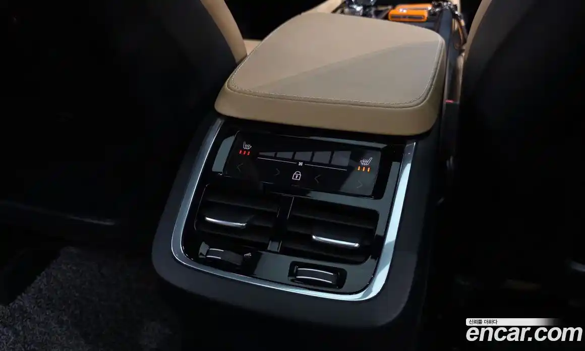 Volvo XC90 2022 2.0 автомат (гидро), фото 19