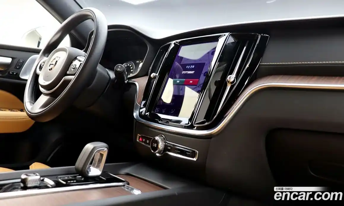 Volvo V60 2022 2.0 автомат (гидро), фото 11