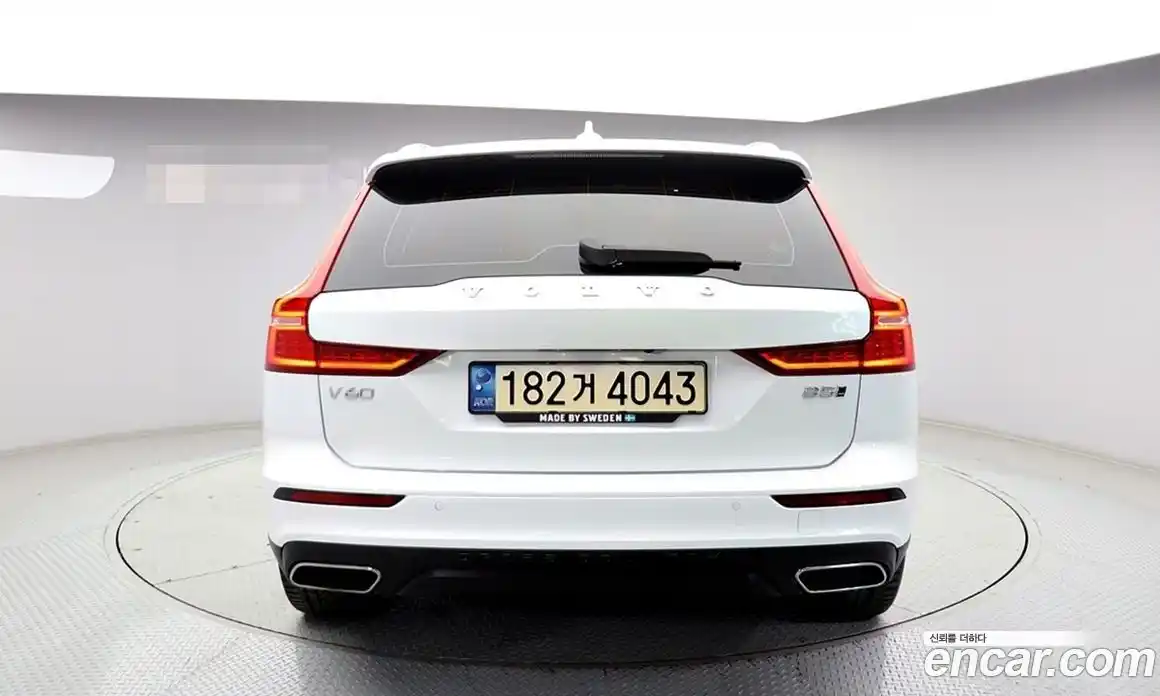 Volvo V60 2022 2.0 автомат (гидро), фото 4