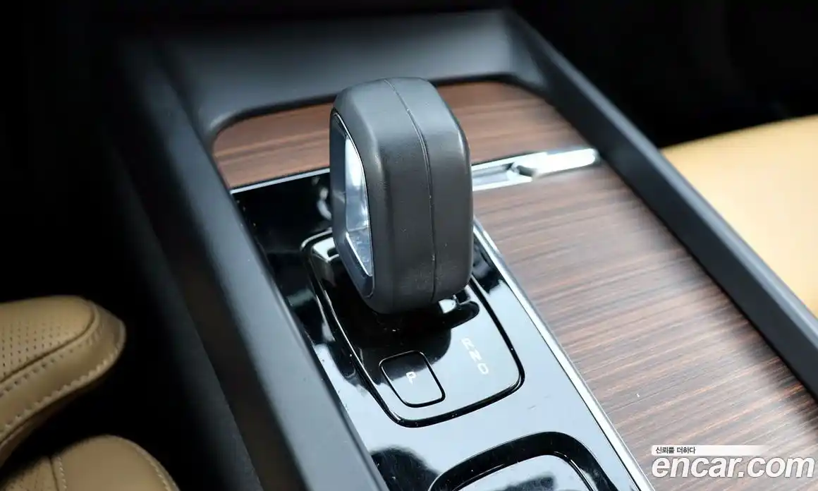 Volvo V60 2022 2.0 автомат (гидро), фото 9