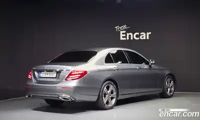 Mercedes-Benz E-Class 2019 2.0 автомат (гидро), миниатюра 2