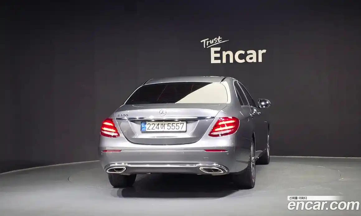 Mercedes-Benz E-Class 2019 2.0 автомат (гидро), фото 4