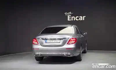 Mercedes-Benz E-Class 2019 2.0 автомат (гидро), миниатюра 4