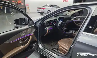 Mercedes-Benz E-Class 2019 2.0 автомат (гидро), миниатюра 10