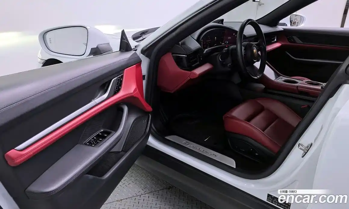 Porsche Taycan 2021 0.1 автомат (гидро), фото 13