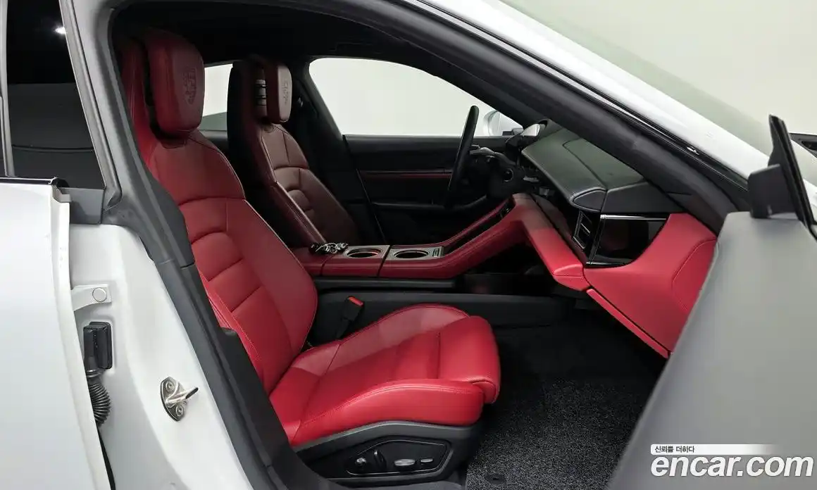 Porsche Taycan 2021 0.1 автомат (гидро), фото 16